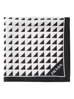 Prada: Чёрный шарф 