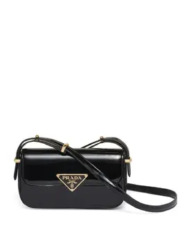 Prada: Чёрная сумка 