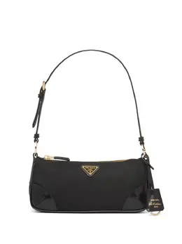 Prada: Чёрная сумка 