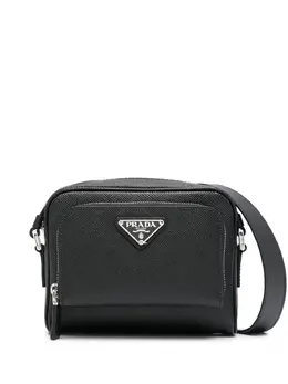 Prada: Чёрная сумка 