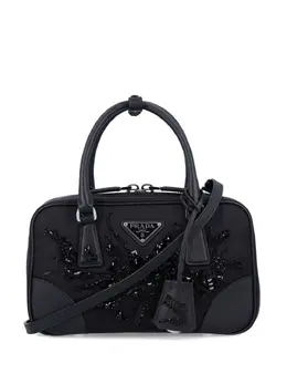 Prada: Чёрная сумка 