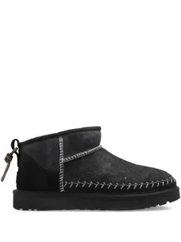 UGG: Чёрные ботинки 