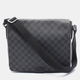 Louis Vuitton: Чёрная сумка через плечо 