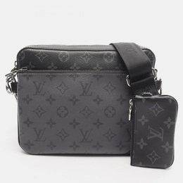 Louis Vuitton: Чёрная сумка через плечо 