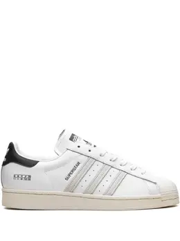 adidas: Белые кроссовки  Superstar