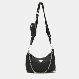 Prada: Чёрная сумка 