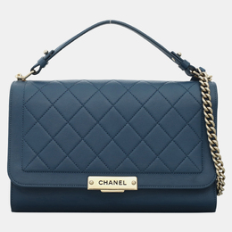 Chanel: Голубая сумка 