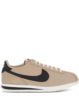 Nike: Бежевые кроссовки  Cortez