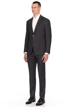 Corneliani: Серый костюм 