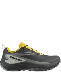Salomon: Чёрные кроссовки 