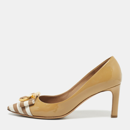 Salvatore Ferragamo: Бежевые туфли 