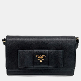 Prada: Чёрная сумка через плечо 