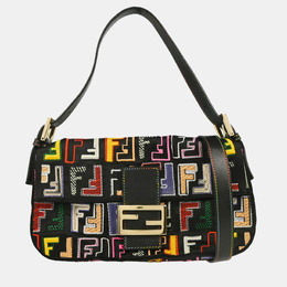 Fendi: Чёрная сумка  Baguette