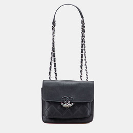 Chanel: Чёрная сумка 