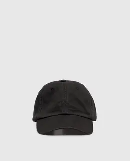 Stone Island: Чорні кепки 