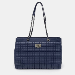 Chanel: Голубая сумка 
