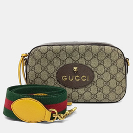 Gucci: Бежевая сумка  GG Supreme
