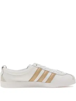 adidas: Белые кроссовки 