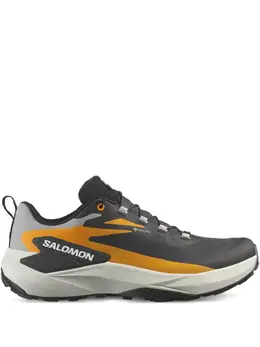 Salomon: Чёрные кроссовки 