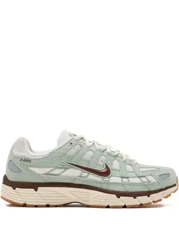 Nike: Зелёные кроссовки 