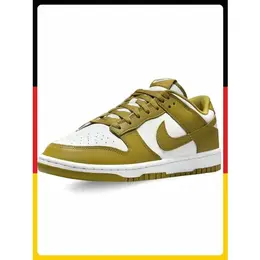 Nike: Зелёные кроссовки 