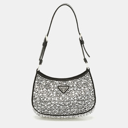 Prada: Чёрная сумка 