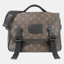 Louis Vuitton: Коричневая сумка 
