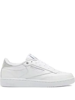 Reebok: Белые кроссовки  Club C 85