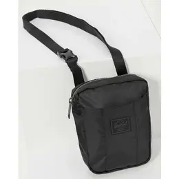 Herschel Supply Co.: Чёрная сумка 