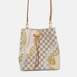 Louis Vuitton: Белая сумка 