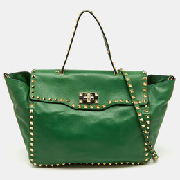 Valentino: Зелёная сумка на руку  Rockstud