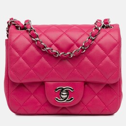 Chanel: Розовая сумка 