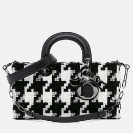 Dior: Чёрная сумка 