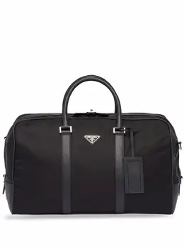 Prada: Чёрная спортивная сумка 