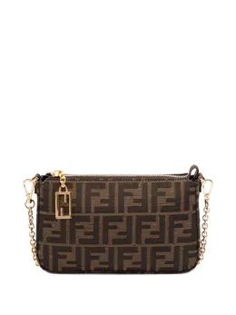 FENDI: Коричневый клатч  Baguette
