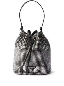 Prada: Чёрная сумка 