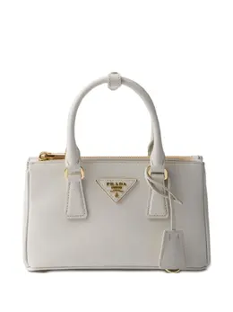 Prada: Белая сумка 