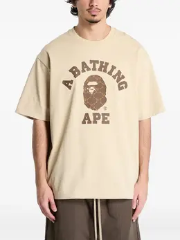 A BATHING APE®: Бежевая футболка 