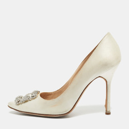 Manolo Blahnik: Белые туфли  Hangisi