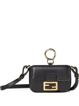 FENDI: Чёрная сумка  Baguette