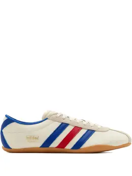 adidas: Белые кроссовки 