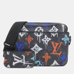 Louis Vuitton: Чёрная сумка 