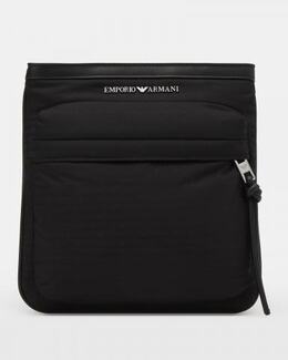 Emporio Armani: Чёрная сумка 