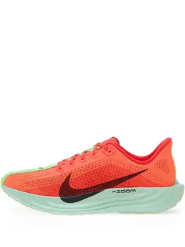 Nike: Красные кроссовки  Flyknit