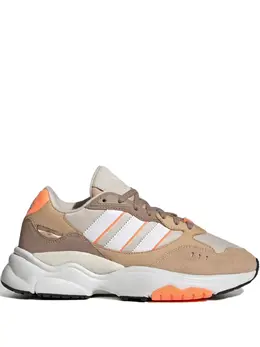 adidas: Светлые кроссовки 