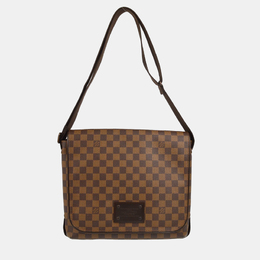 Louis Vuitton: Коричневая сумка 