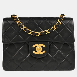 Chanel: Чёрная сумка 