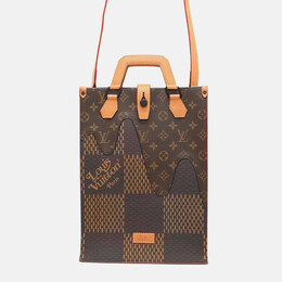 Louis Vuitton: Сумка-шоппер 