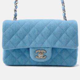 Chanel: Голубая сумка 