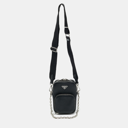 Prada: Чёрная сумка через плечо 